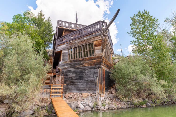 A Shipwrecked Getaway in Salmon That Takes the Bit Seriously